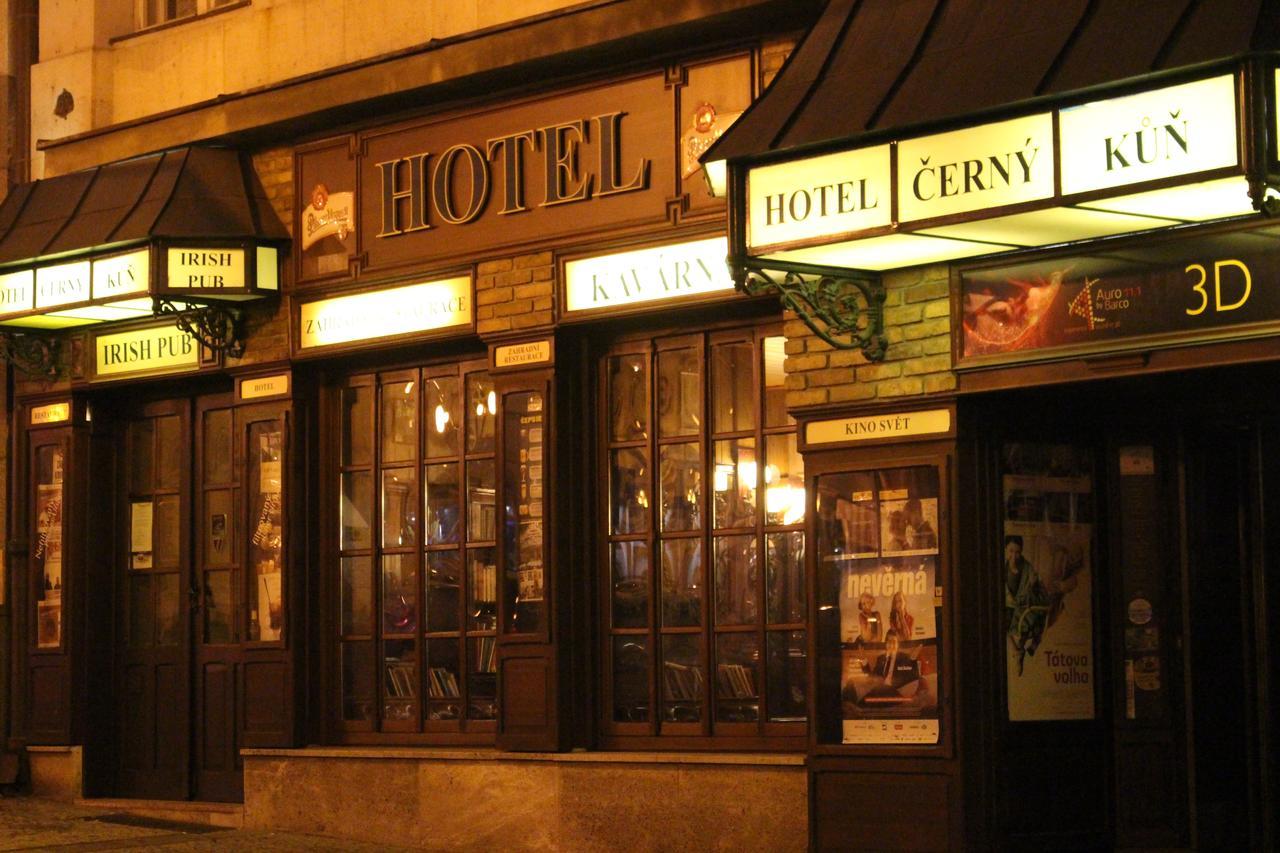 Hotel Cerny Kun Louny Exterior photo